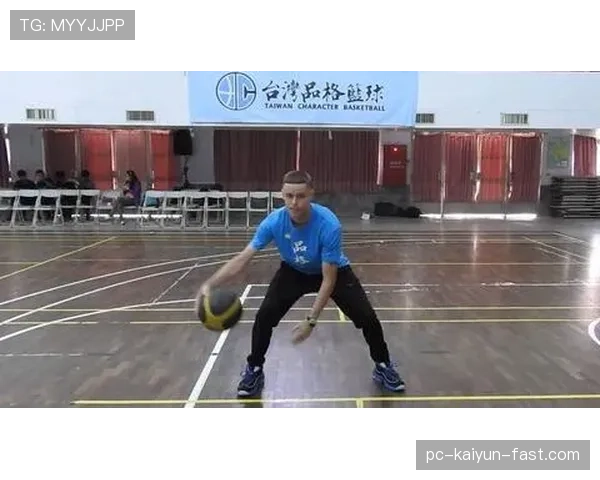 掌握运球变向规则的正确动作，避免常见违例错误
